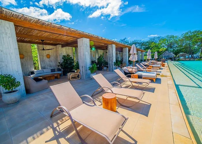 Casa Lagom, Luxurious Oasis With Infinity Pool! Villa *