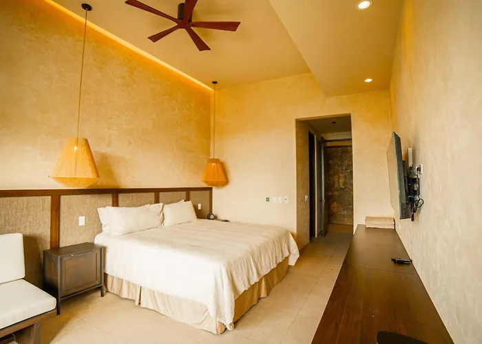 Villa Casa Lagom, Luxurious Oasis With Infinity Pool!
