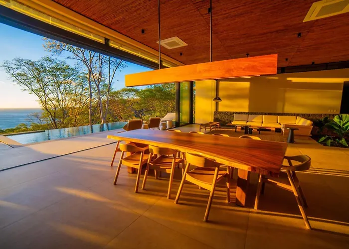 Casa Lagom, Luxurious Oasis With Infinity Pool! Villa *