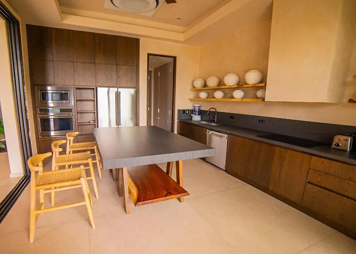 Casa Lagom, Luxurious Oasis With Infinity Pool! Villa *