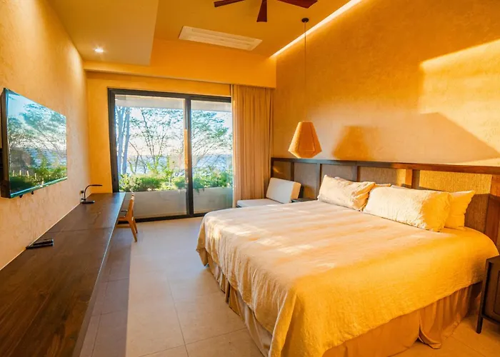 Villa Casa Lagom, Luxurious Oasis With Infinity Pool! *