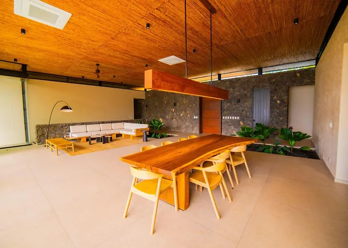 Casa Lagom, Luxurious Oasis With Infinity Pool! * La Cruz (La Cruz)
