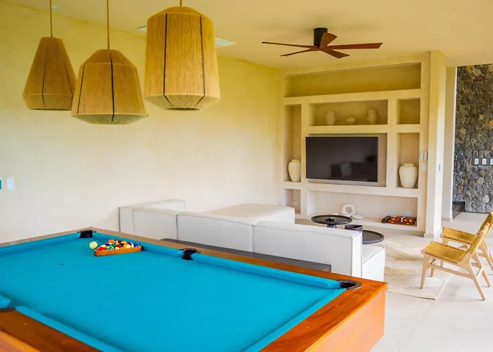 Casa Lagom, Luxurious Oasis With Infinity Pool! Villa *