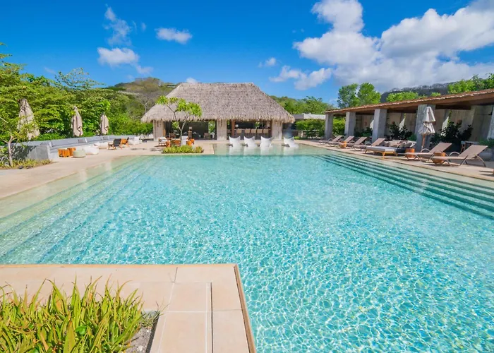 Casa Lagom, Luxurious Oasis With Infinity Pool! La Cruz (La Cruz)