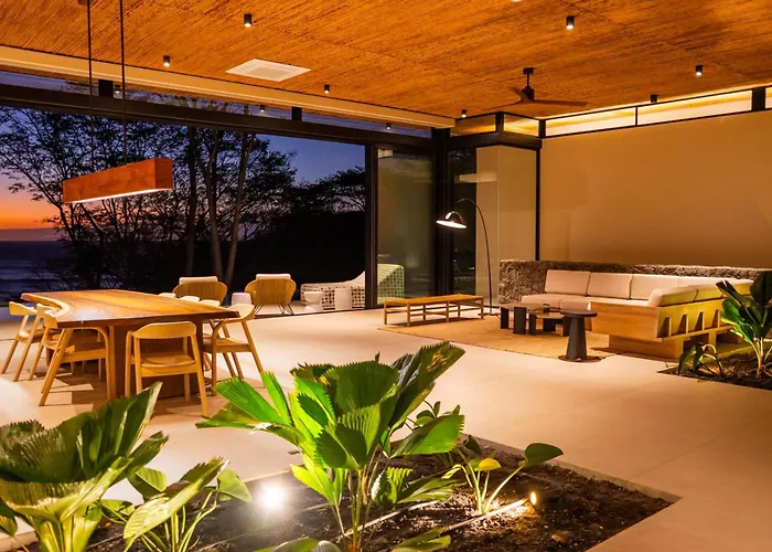 Villa Casa Lagom, Luxurious Oasis With Infinity Pool! La Cruz (La Cruz)